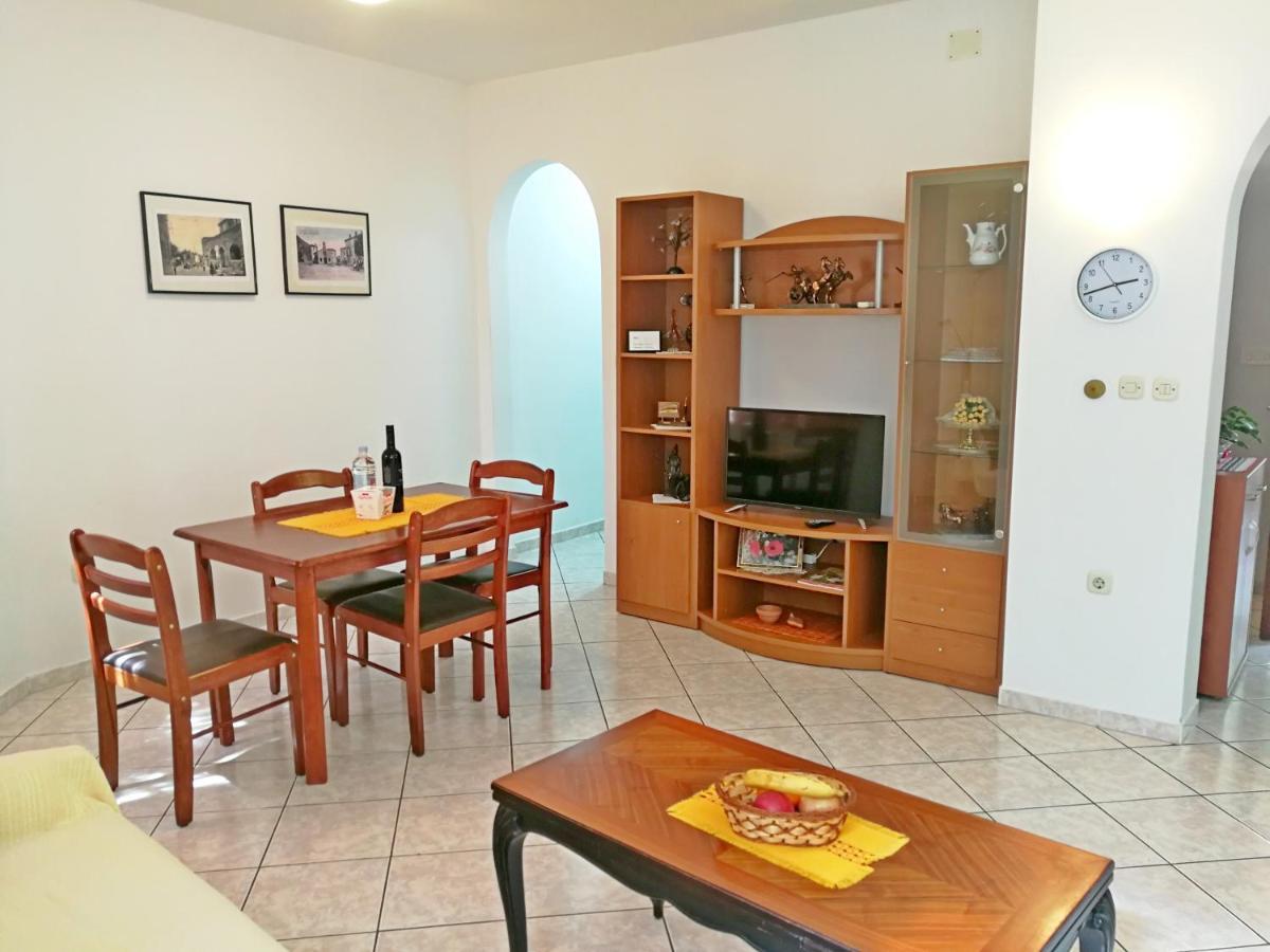 Apartments Ines Medulin Exterior photo