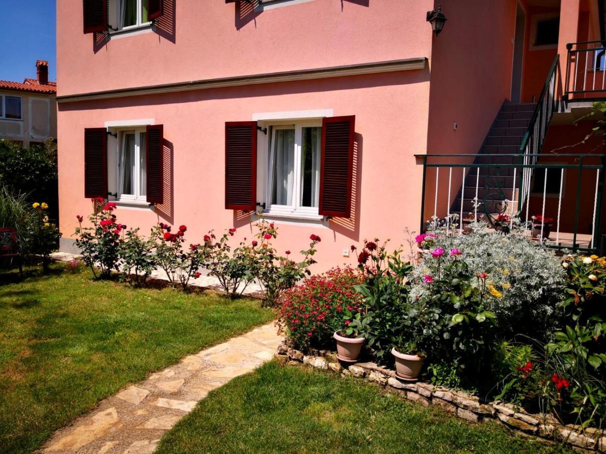 Apartments Ines Medulin Exterior photo